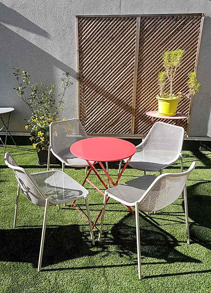 Esatitude Hotel