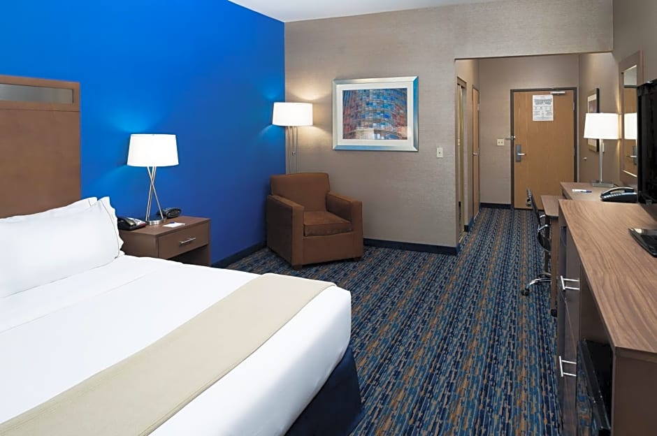 Holiday Inn Express Rocklin - Galleria Area