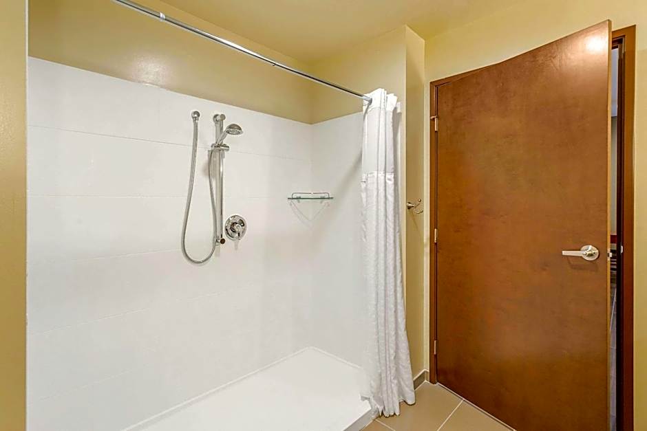 Comfort Suites Burlington near I-5