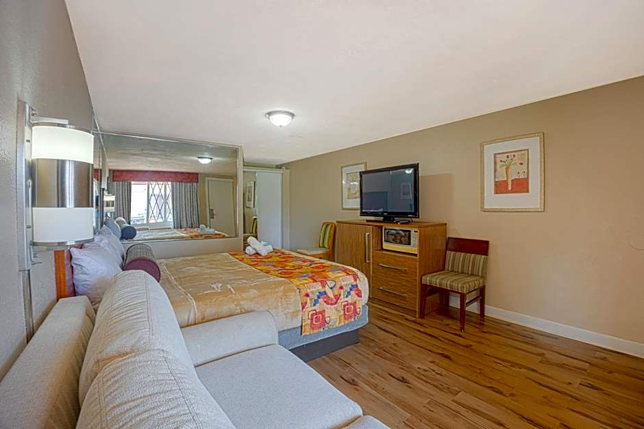 Liberty Inn and Suites near Disney World