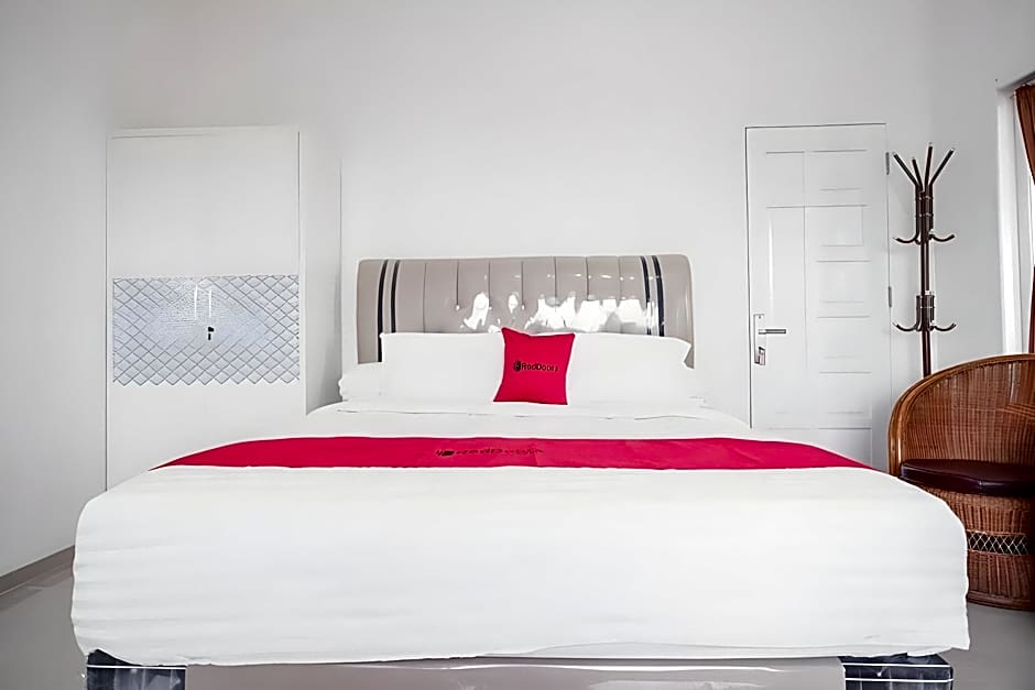 RedDoorz Syariah near Arafah Hospital Jambi