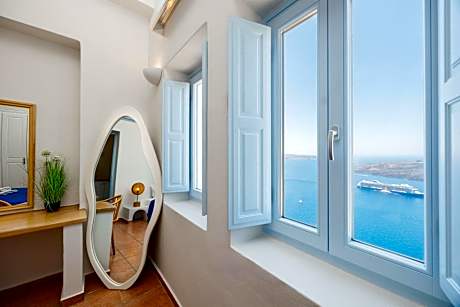 Superior Suite with Caldera View