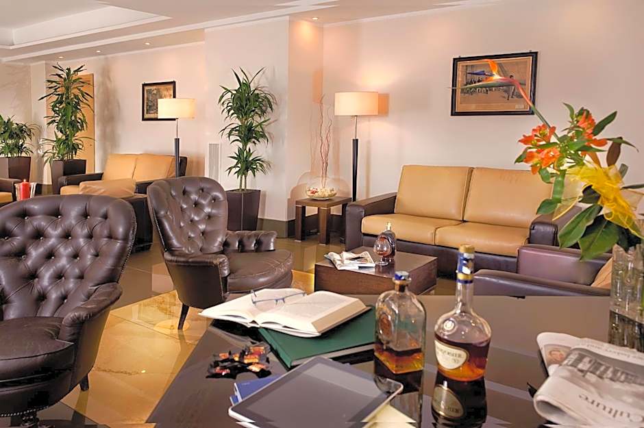 Cardinal Saint Peter Hotel