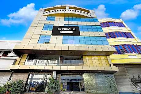 Super Townhouse Pondicherry Opposite to Rock Beach