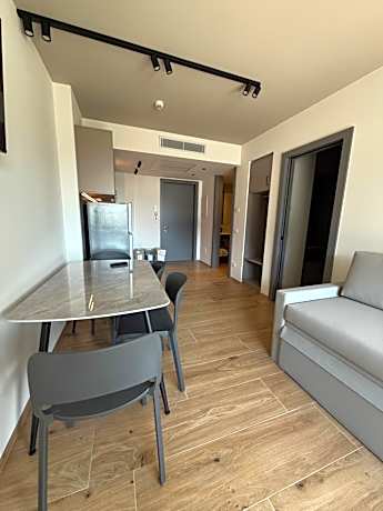 Apartment with Lake View