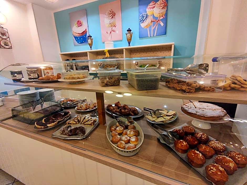 Hotel Adria B&B - Colazione fino alle 12