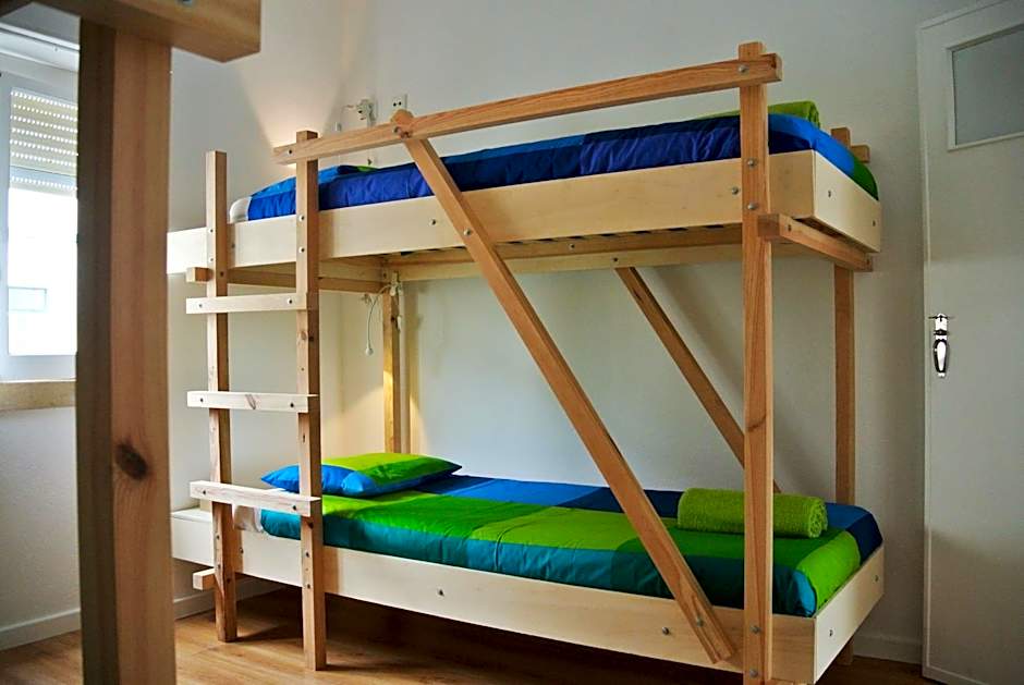 Nazaré Hostel - Rooms & Dorms