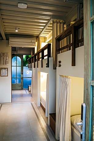 Bed in 10-Bed Mixed Dormitory Room