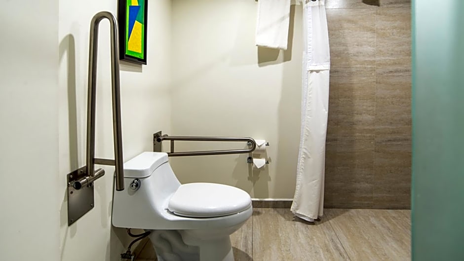 Holiday Inn Mexico Dali Airport by IHG