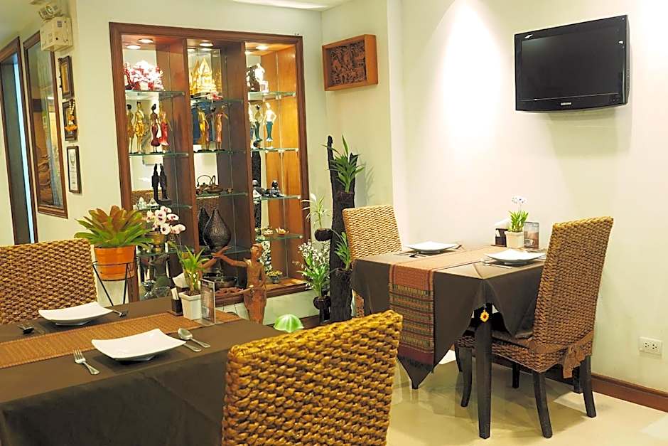 Baan Sukhumvit Soi 18