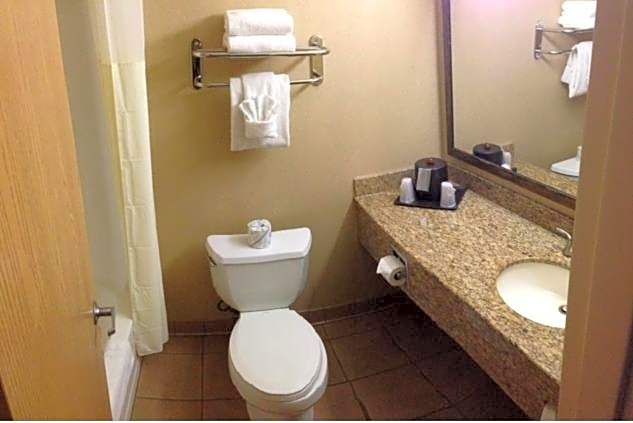 C'mon Inn & Suites Fargo