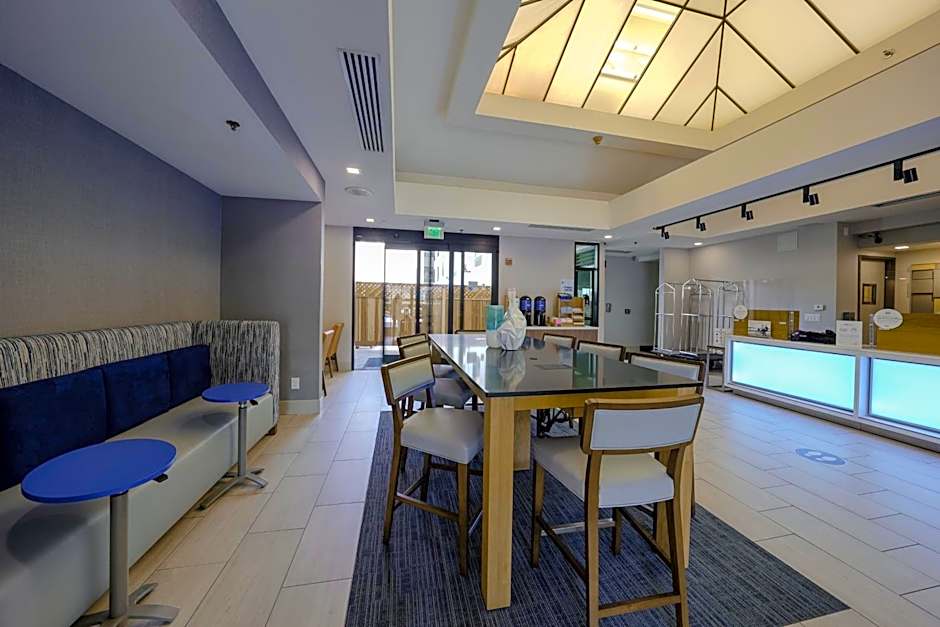 Holiday Inn Express & Suites Santa Clara - Silicon Valley By IHG