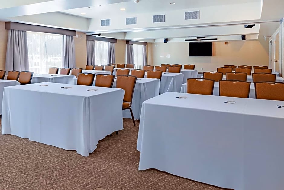 Holiday Inn Express Hotel & Suites San Jose-Morgan Hill