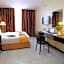 OYO 187 The Maxwell Hotel