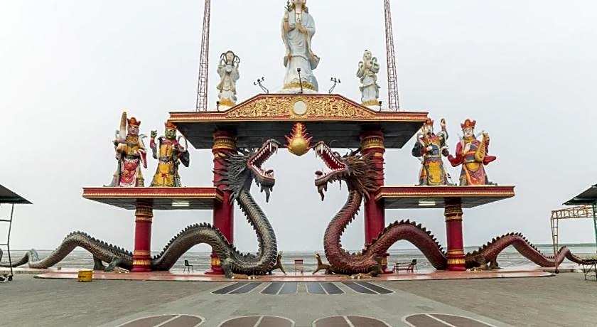 Zoom Dharmahusada Hotel