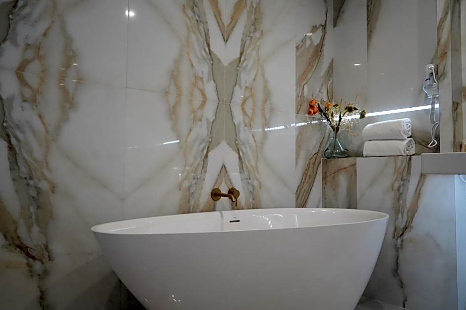 HOTEL DON RAMIRO