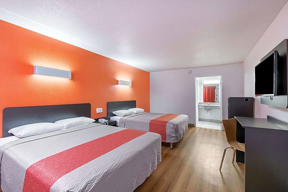 Motel 6-Oklahoma City, OK - Bricktown