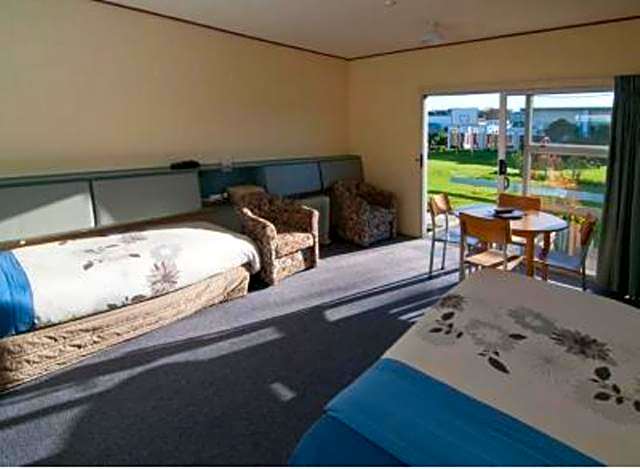 Broadway Motel & Miro Court Villas