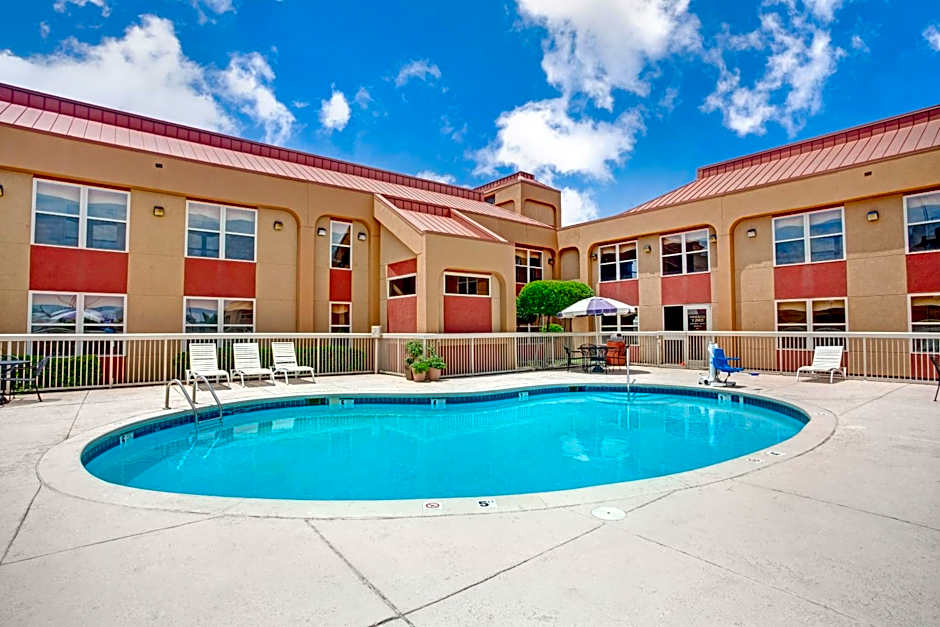 Ramada by Wyndham West Memphis