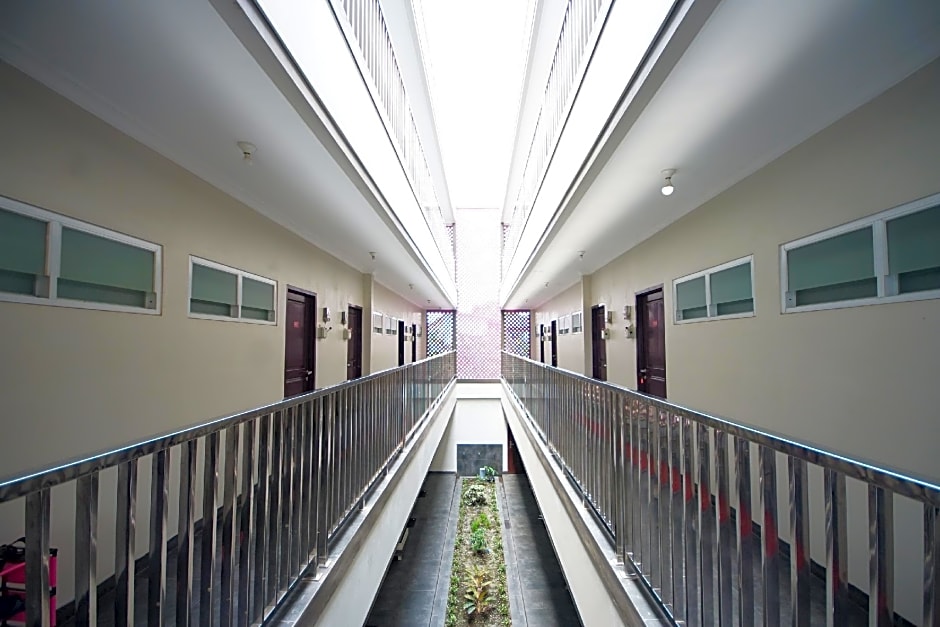 Super OYO 270 Madinah Residence Syariah