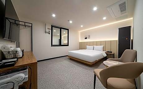 Sacheon Hotel 104