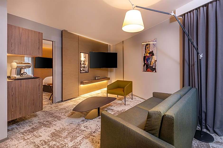 Radisson Blu CDG Airport Terminal Hotel, Paris