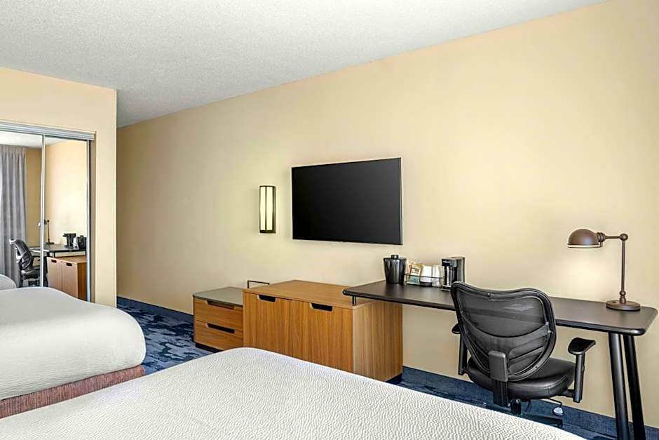 Photo 1 of 6 of 2 Queen Beds, Hearing/Mobility Accessible, Bathtub