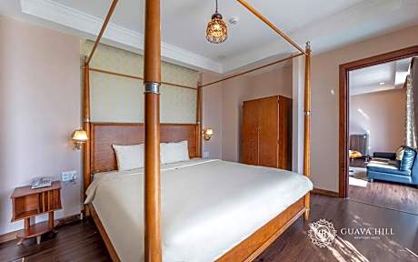 Standard Triple Studio