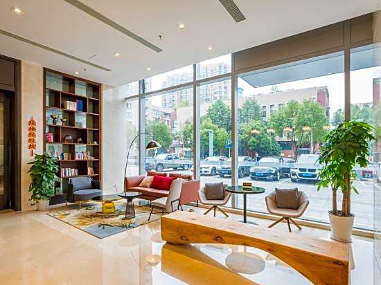Hanya Kaiyuan Yiju Hotel (Ningbo East New Town Convention and Exhibition Center)