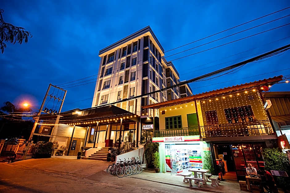 S 2 Modern Boutique Hotel