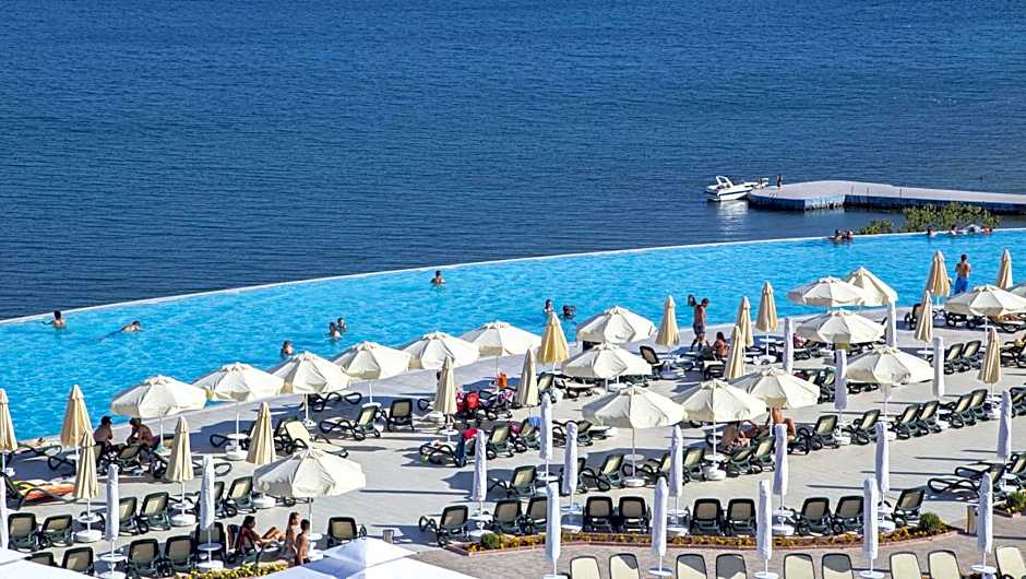 Hotel Izgrev Spa & Aquapark