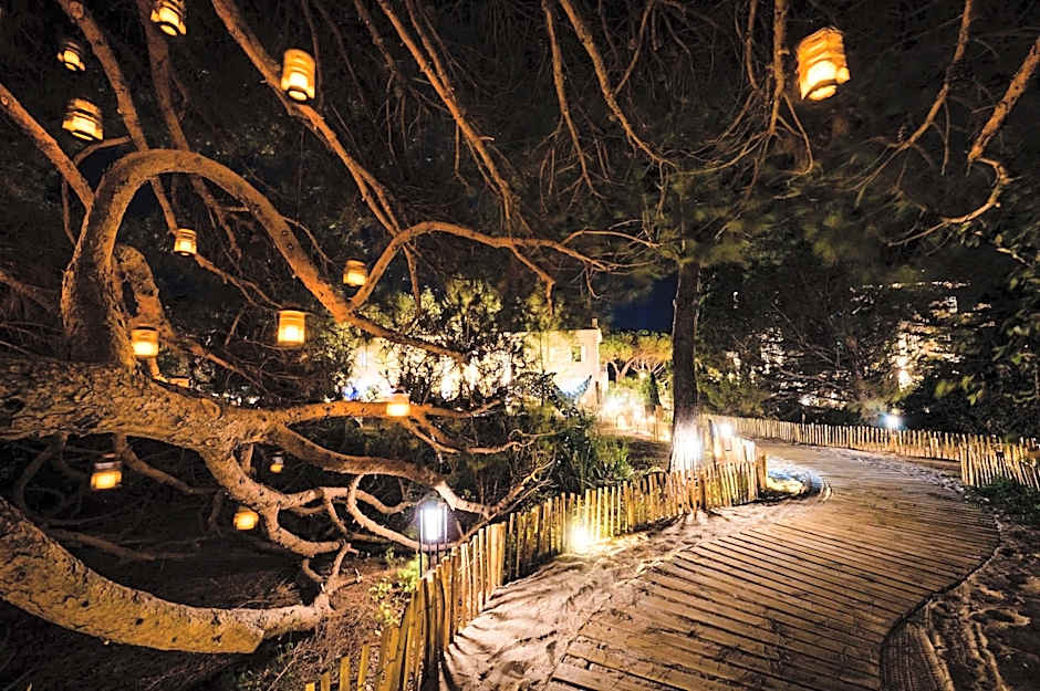 Le Hameau des Pesquiers Ecolodge, Curio Collection by Hilton