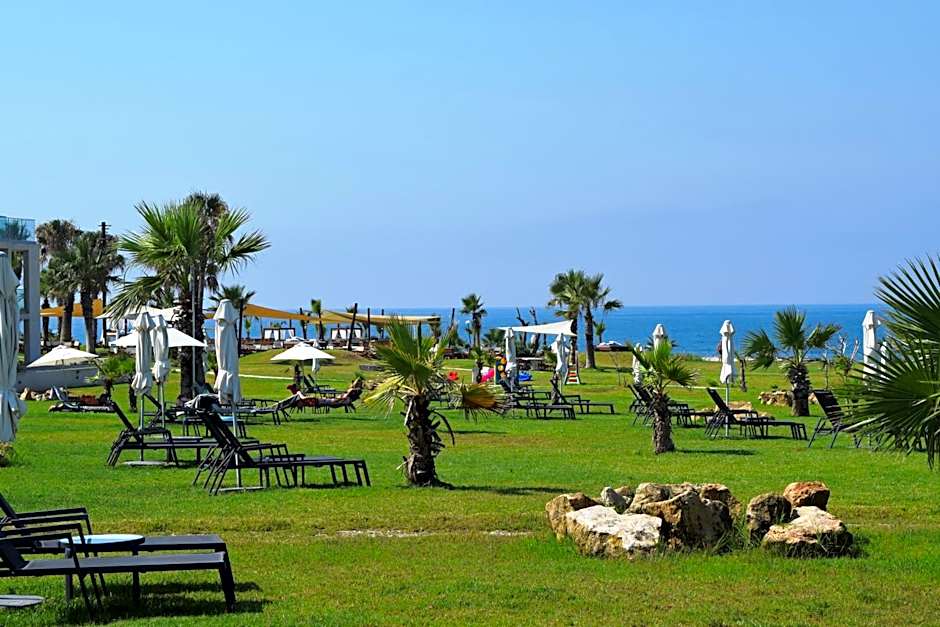 Amphora Hotel & Suites