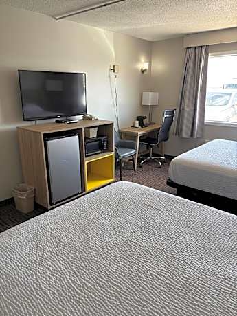 Queen Room with Two Queen Beds - Non-Smoking