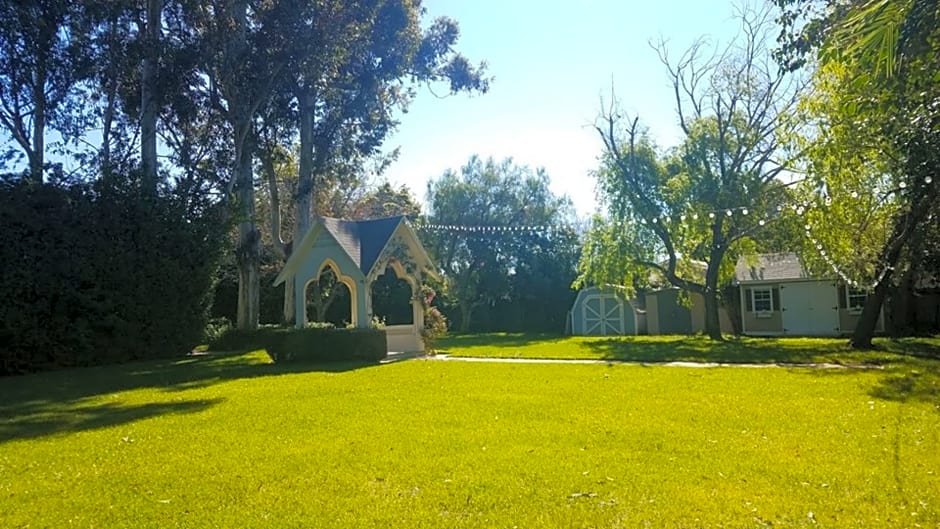 Kaleidoscope Inn & Gardens