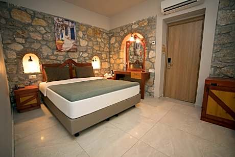 Family Room with Jacuzzi