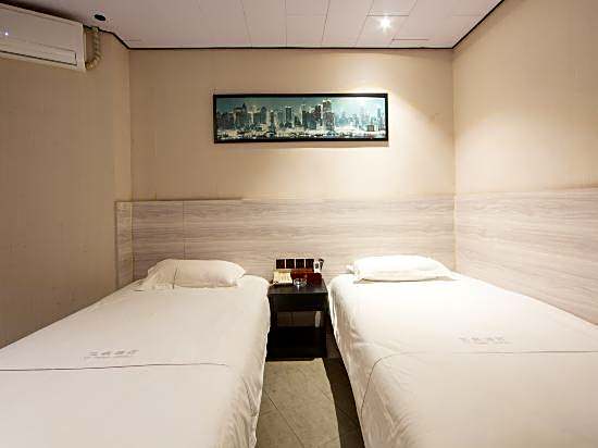 Yifeng Hotel