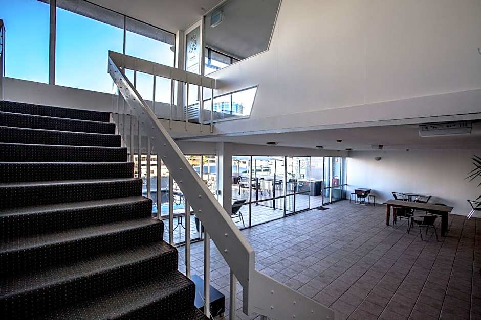 Ridge Apartment Hotel