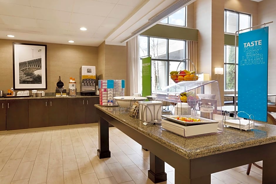 Hampton Inn & Suites Birmingham Airport Area