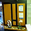 Avenue Hotel