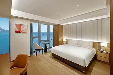 Premium King Room - Accessible/Non-Smoking