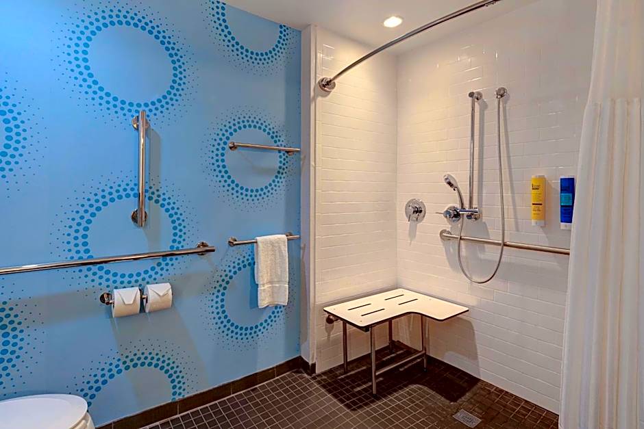 Tru by Hilton Grantville, PA