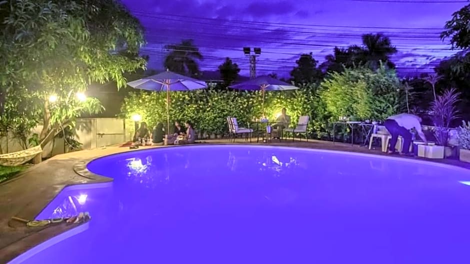 Nuch's Apple Guest House