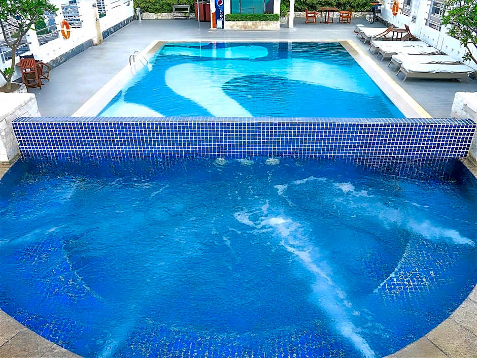 Zenith Sukhumvit Hotel