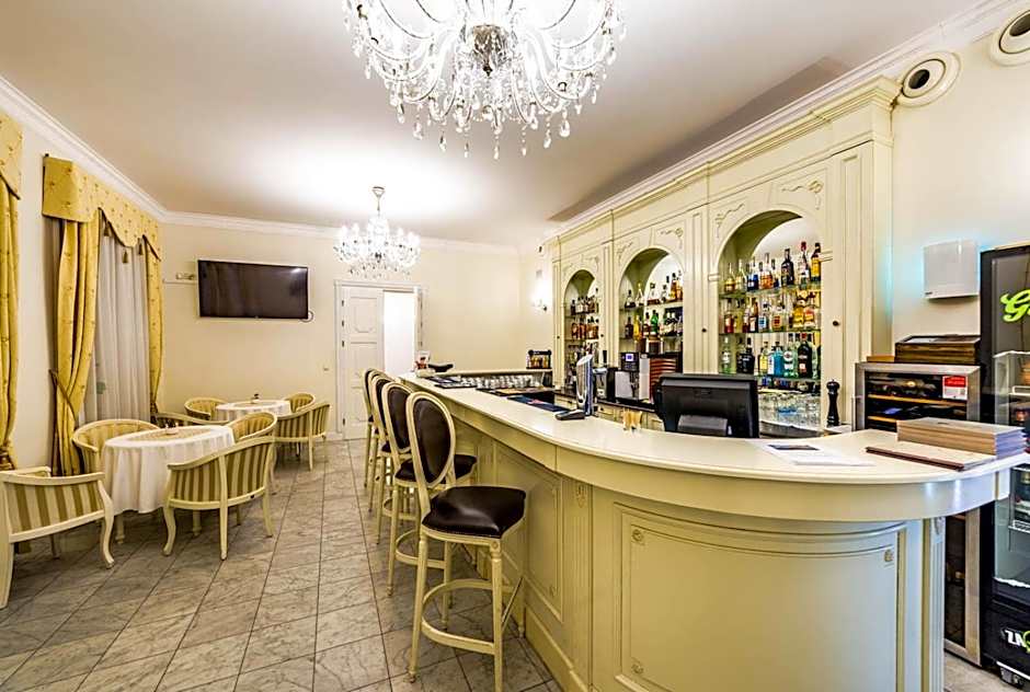 Hotel Sobienie Królewskie