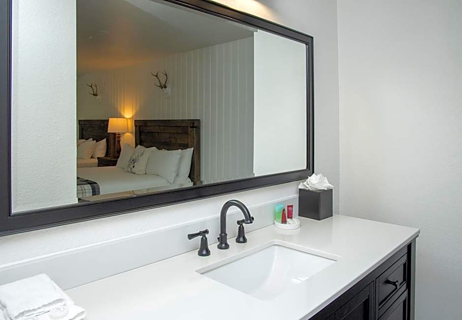 The Occidental Lodge