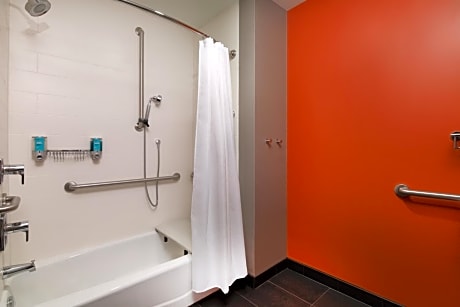 Aloft, Guest room, 2 Queen