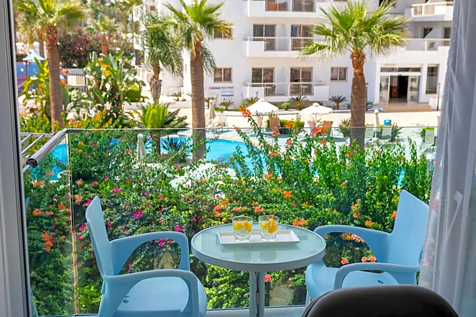 Vrissaki Beach Hotel