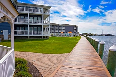 Comfort Suites Chincoteague Island Bayfront Resort
