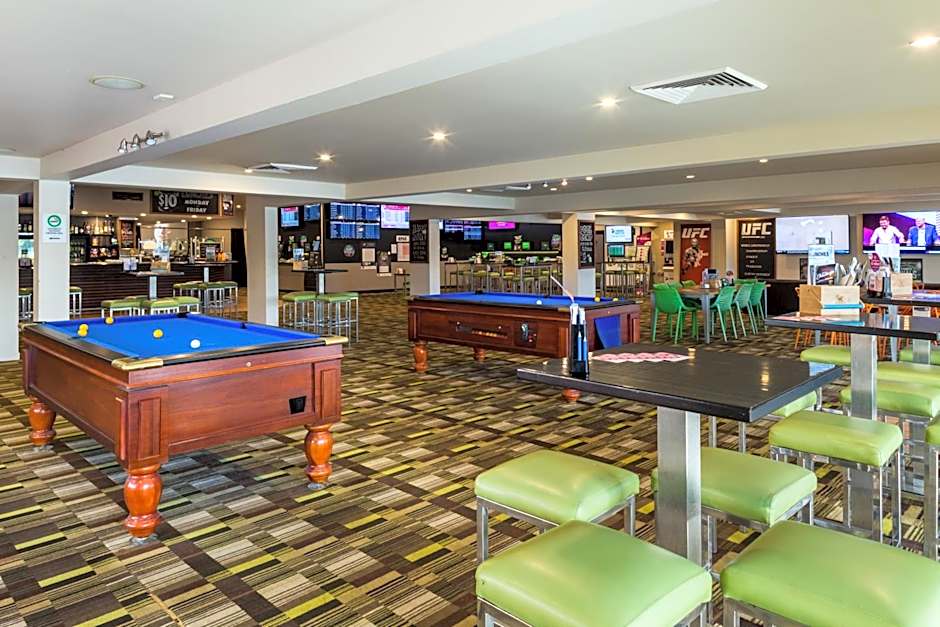 Nightcap at Edge Hill Tavern